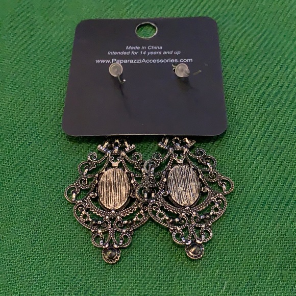 Dark Metal Pearl and Stone Earrings - Picture 3 of 3